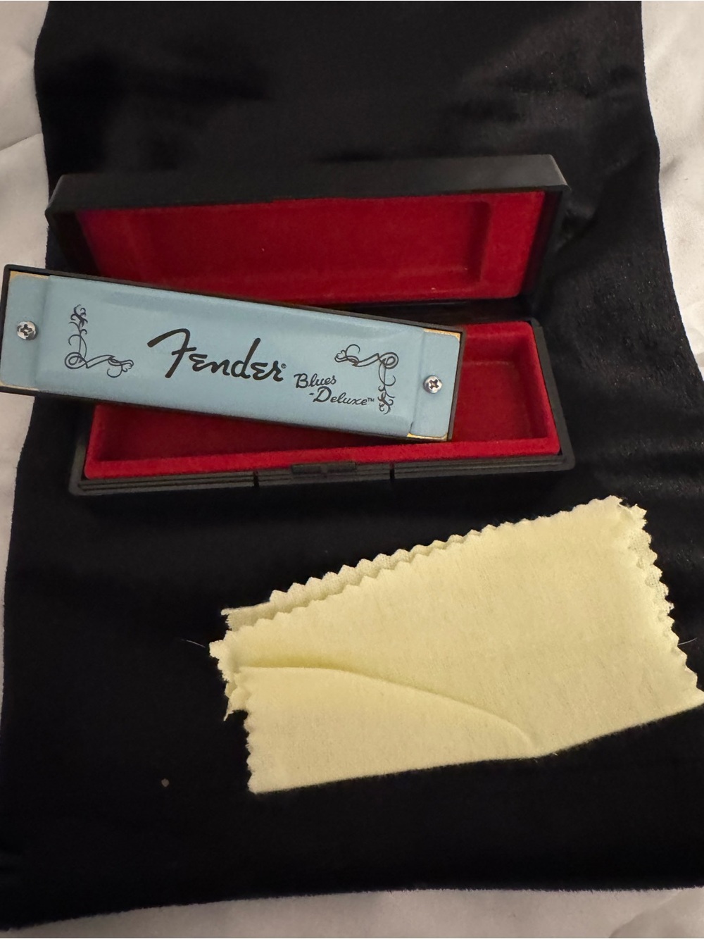 Fender Blues Deluxe Harmonica in Light Blue with Red Case